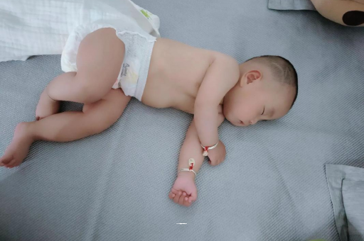 慈利宝宝积食发烧怎么处理